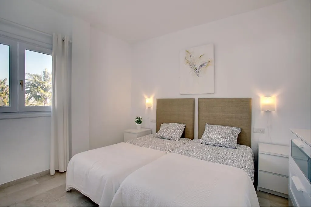 Sunny Golf Apartment Estepona